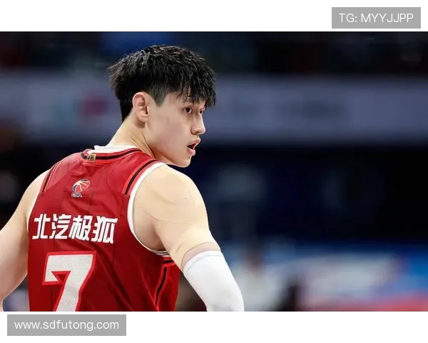 CBA季后赛山东队对阵北京队第三场精彩对决全景回顾与分析