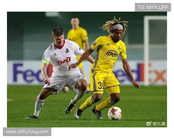 卡拉巴克与谢里夫的激烈对决展现足球魅力与战术智慧的巅峰较量